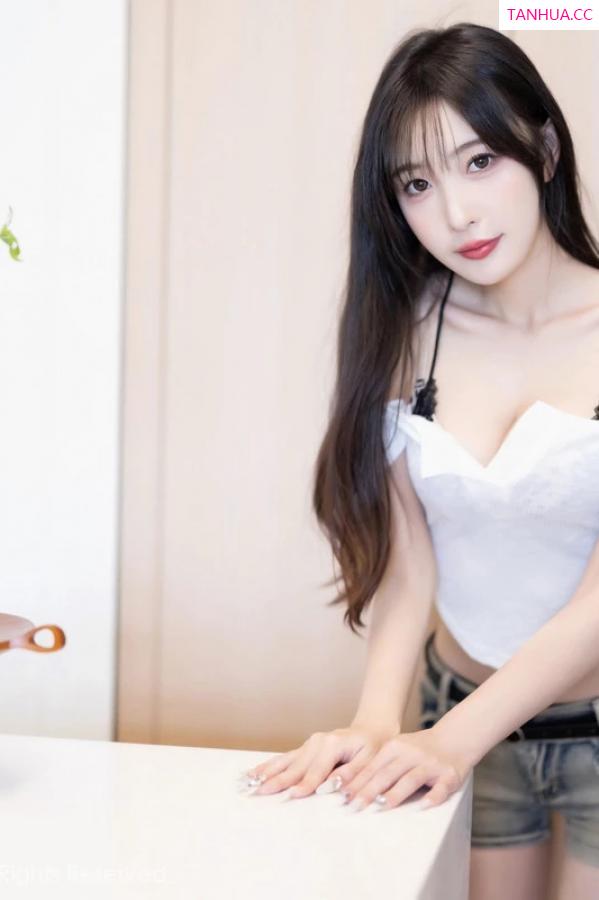 林星阑  [XiuRen]高清写真图 2024.05.08 No.8504 林星阑 停车场美腿第18张图片